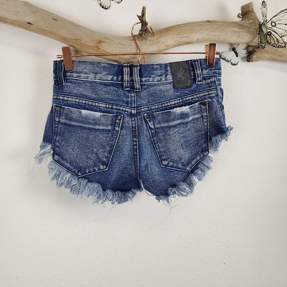 One teaspoon button fly cheeky distressed short - Picture 3 of 7